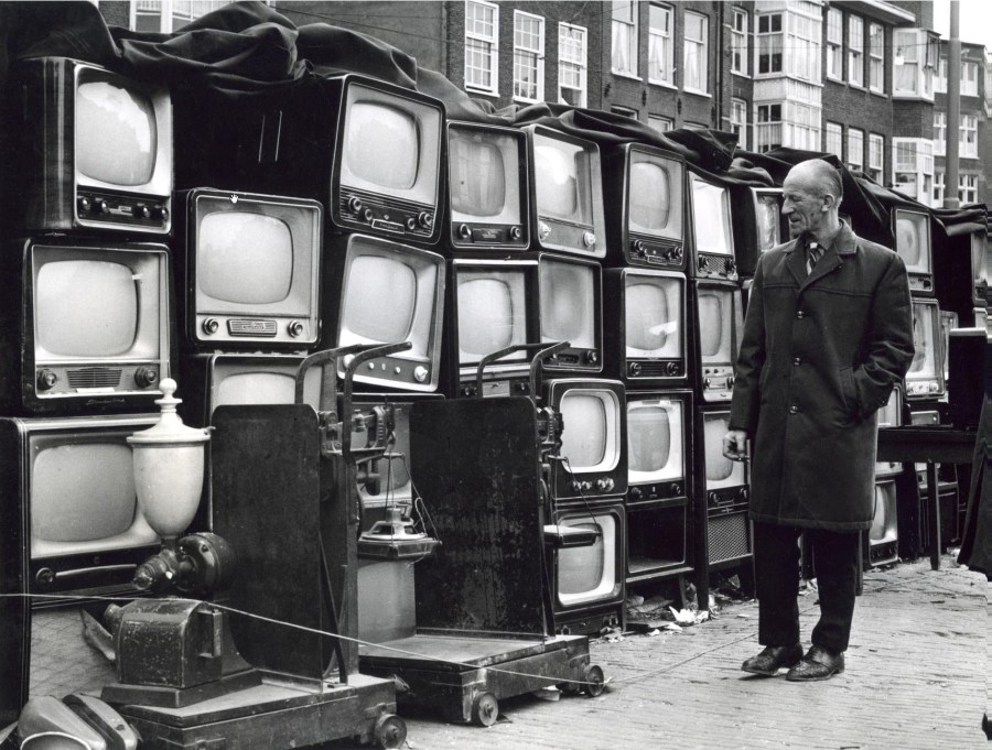 LouisVanParidonWaterlooplein1967